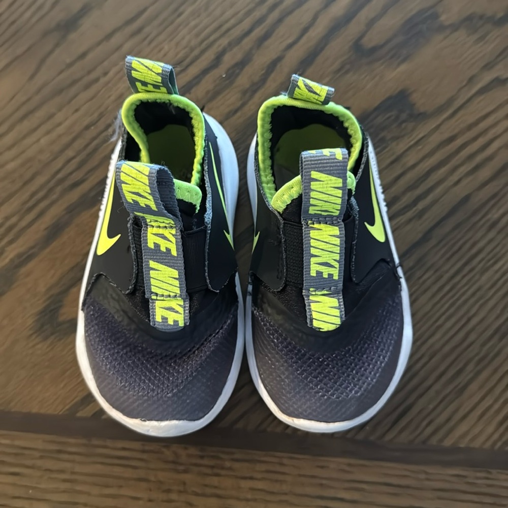 Nike toddler sneakers
